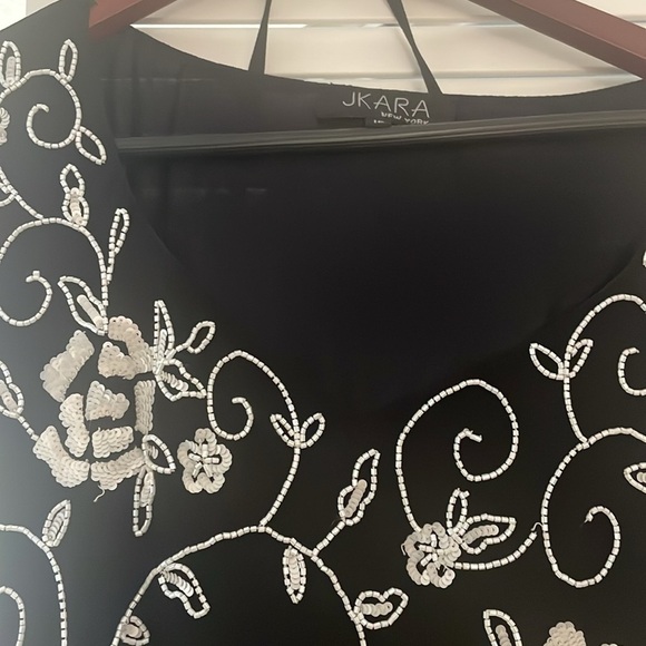 EUC JKara Black Dress with white floral beeding Size 16 - Picture 3 of 13